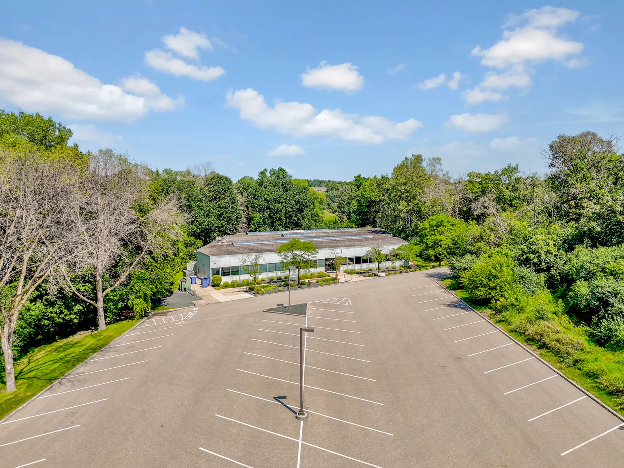 1000 Parkers — Lease in Wayzata, MN, photo 3 of 3