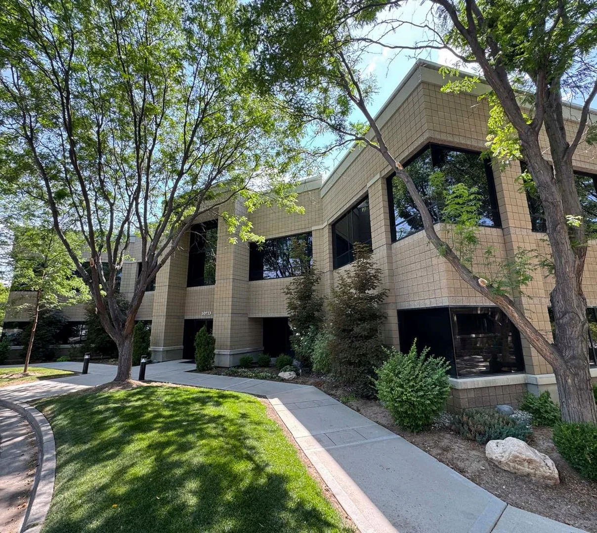 Jordan Gateway Plaza I — Lease in South Jordan, UT, photo 1 of 2
