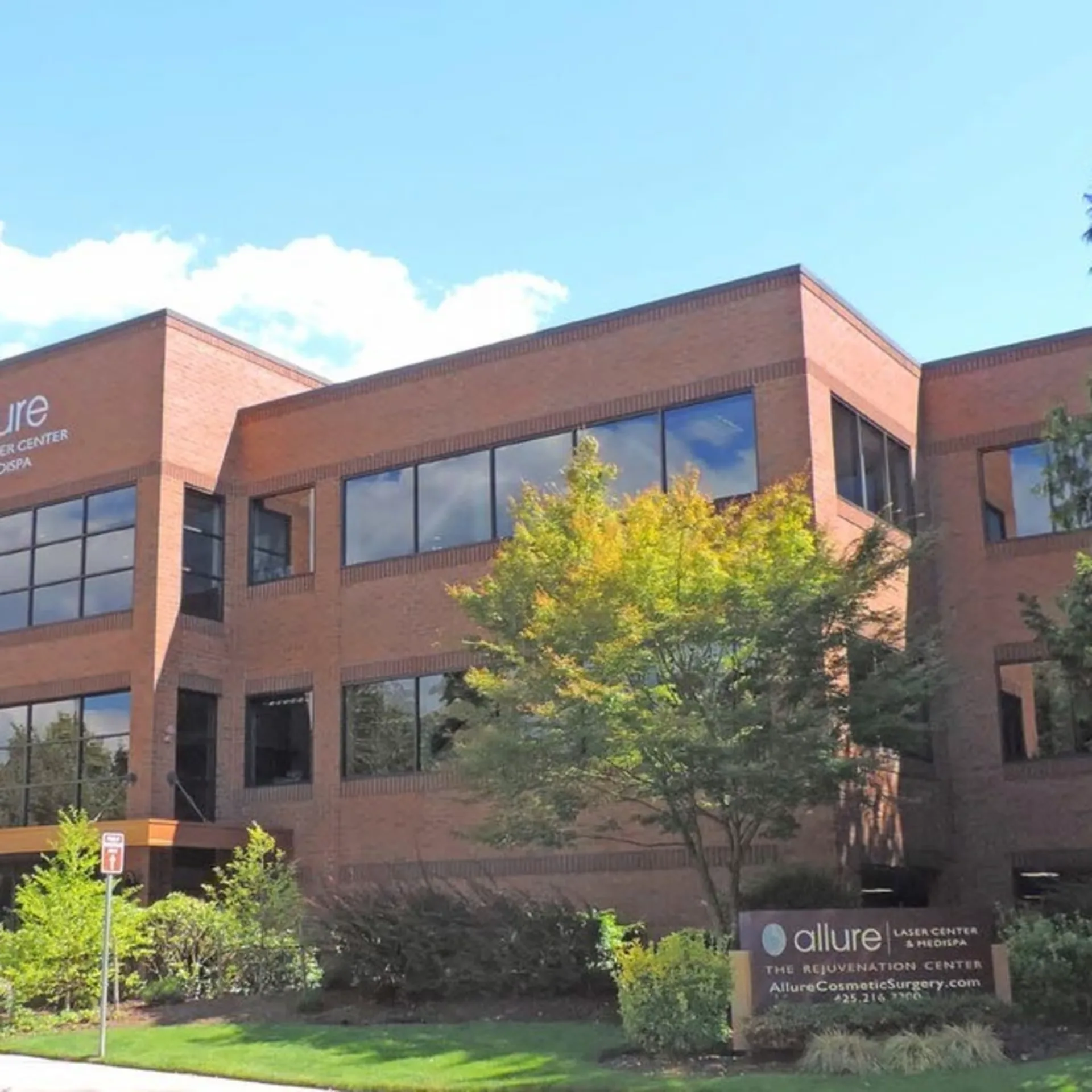 Kirkland Central Office Bldg — Lease in Kirkland, WA, photo 1 of 1