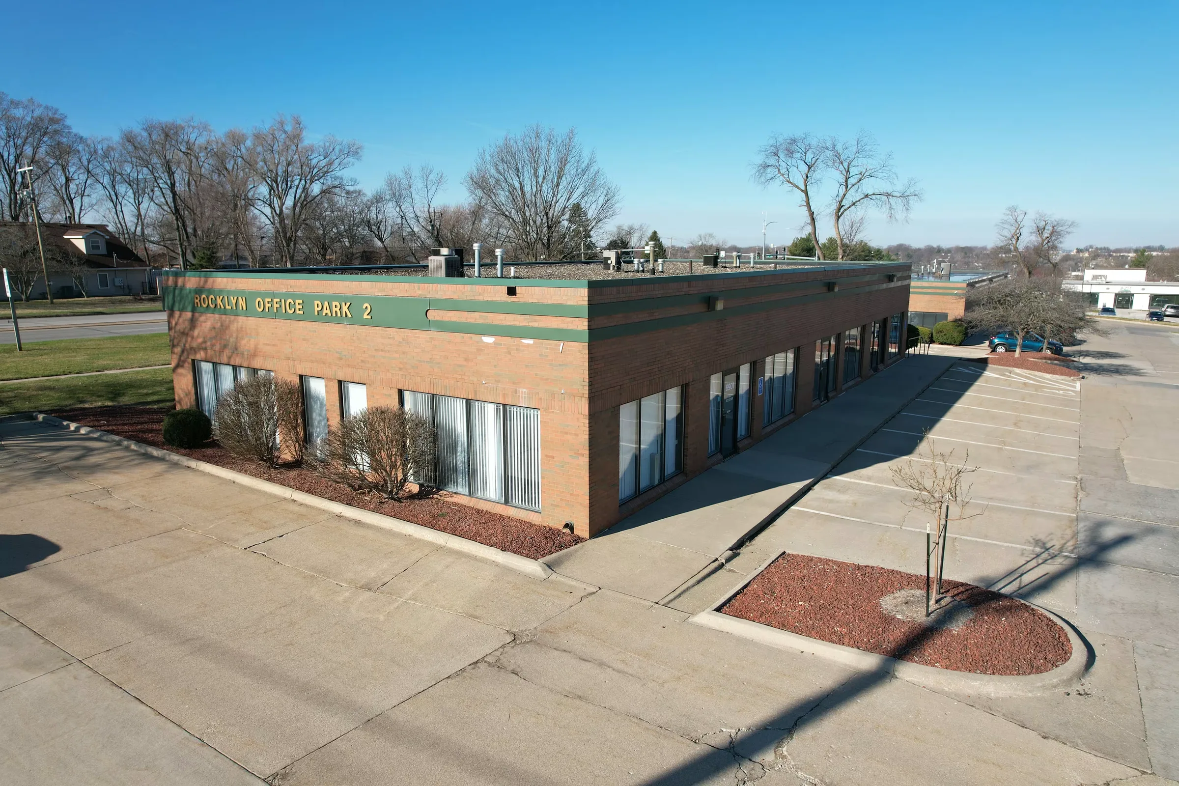 6901 Hickman Rd — Lease in Urbandale, IA, photo 1 of 4