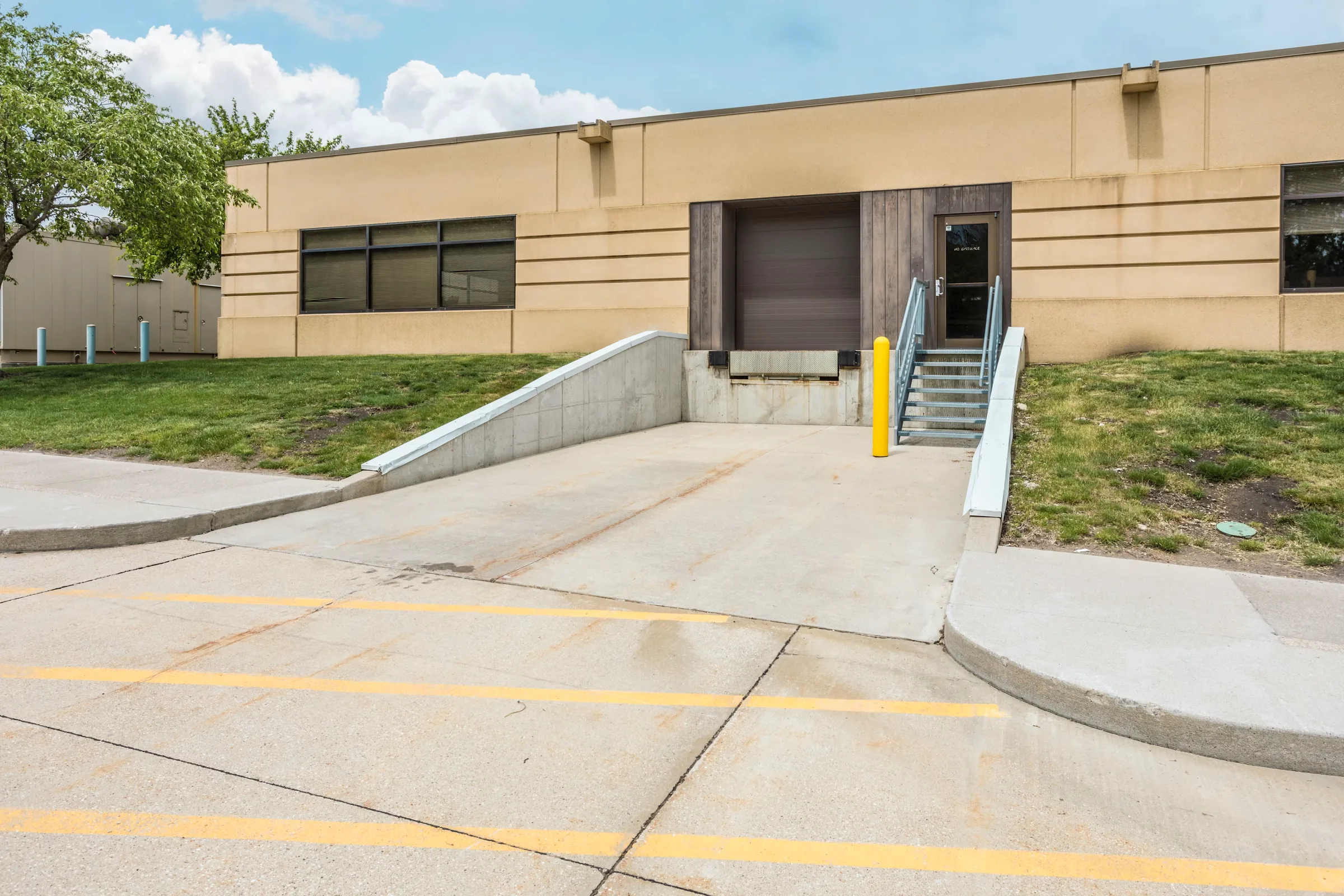 Woodlands Building — Lease in Clive, IA, photo 4 of 4