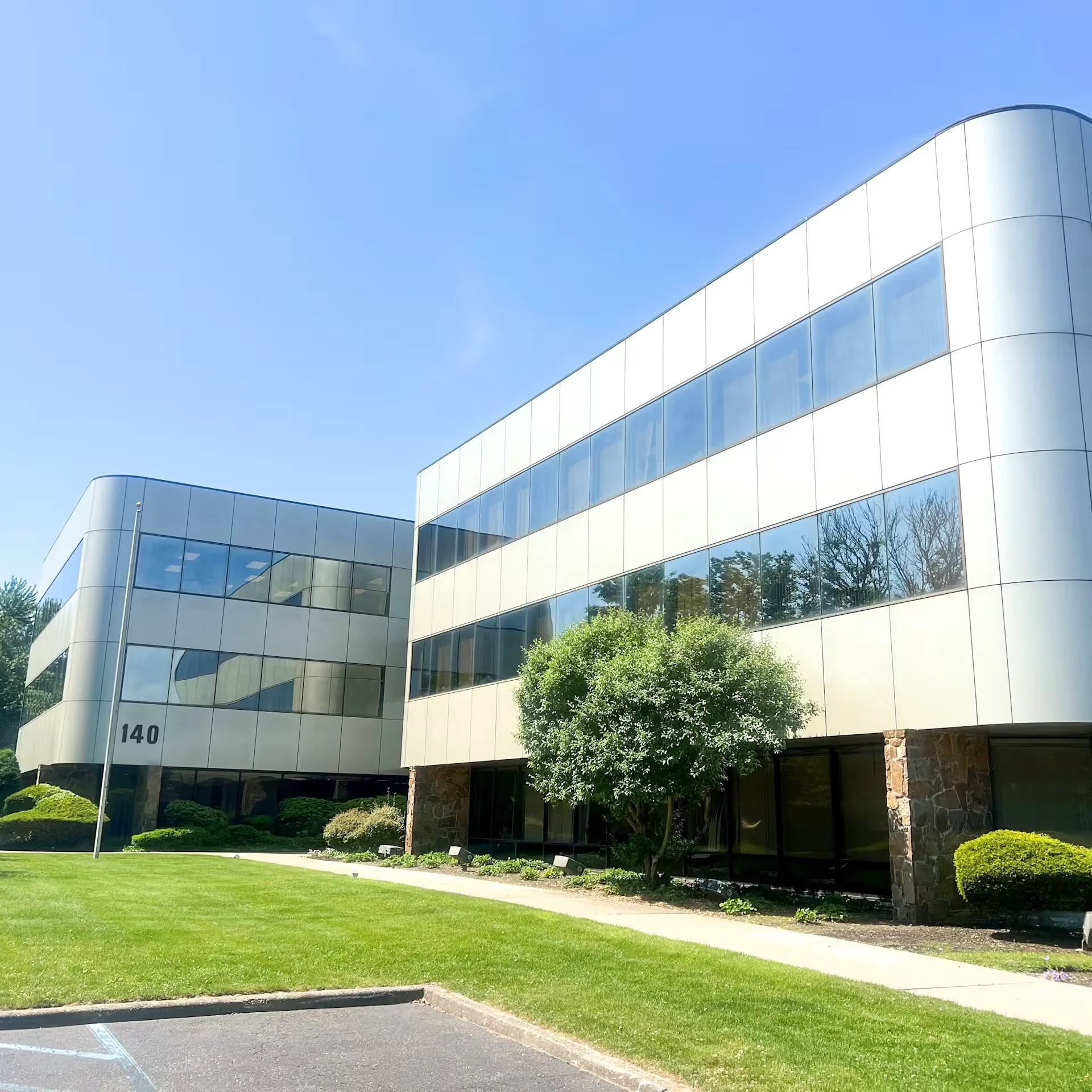 140 Fell Ct — Lease in Hauppauge, NY, photo 1 of 1