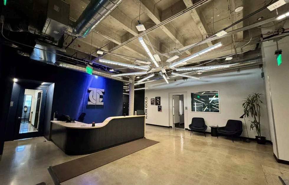 100 East Tujunga — Lease in Burbank, CA, photo 3 of 6