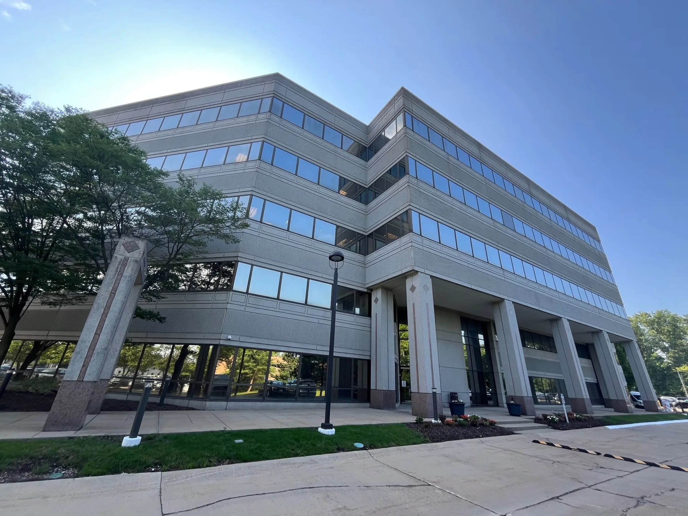 Point 6 — Lease in Westlake, OH, photo 1 of 7