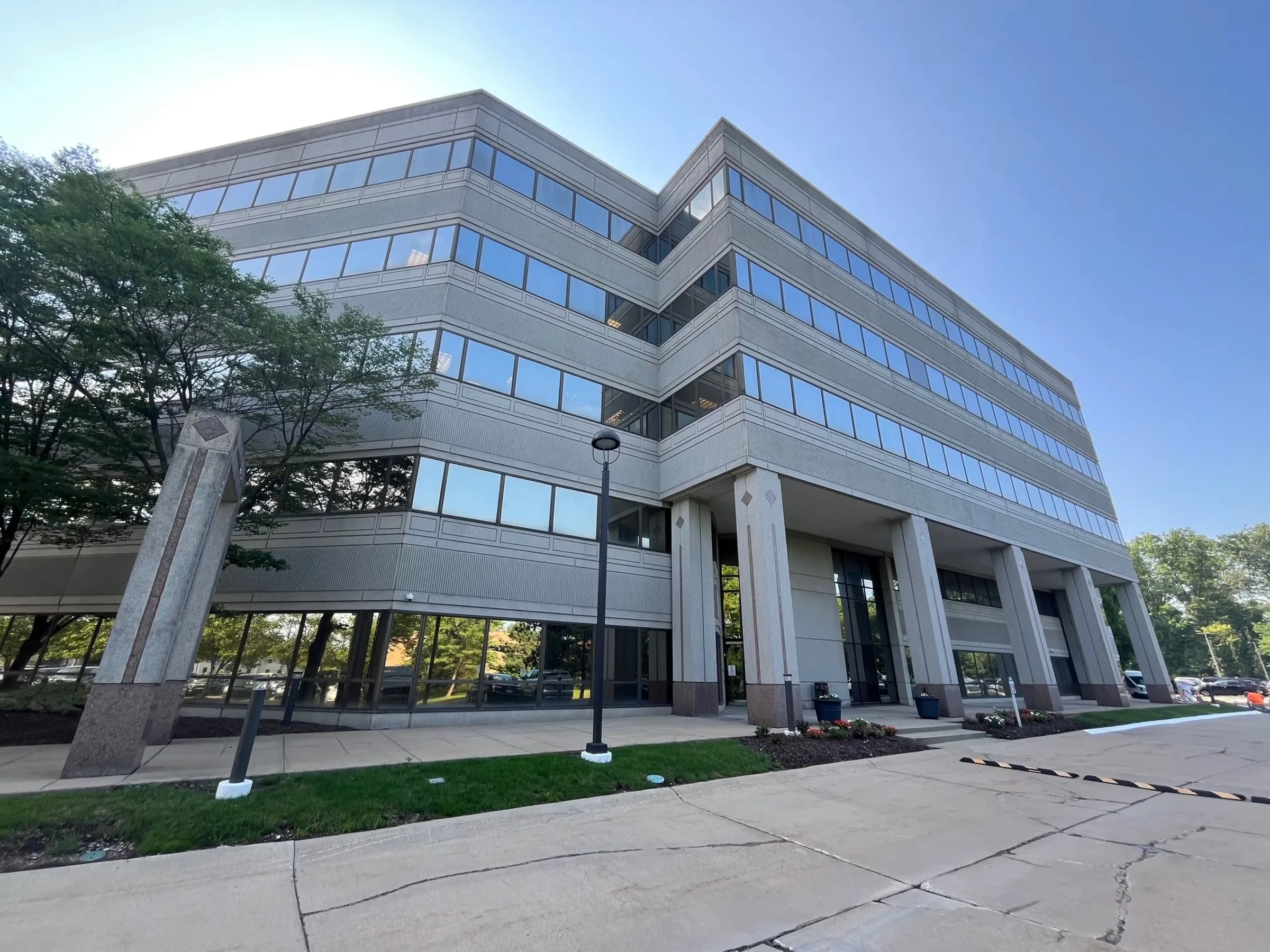 Point 6 — Lease in Westlake, OH, photo 5 of 7