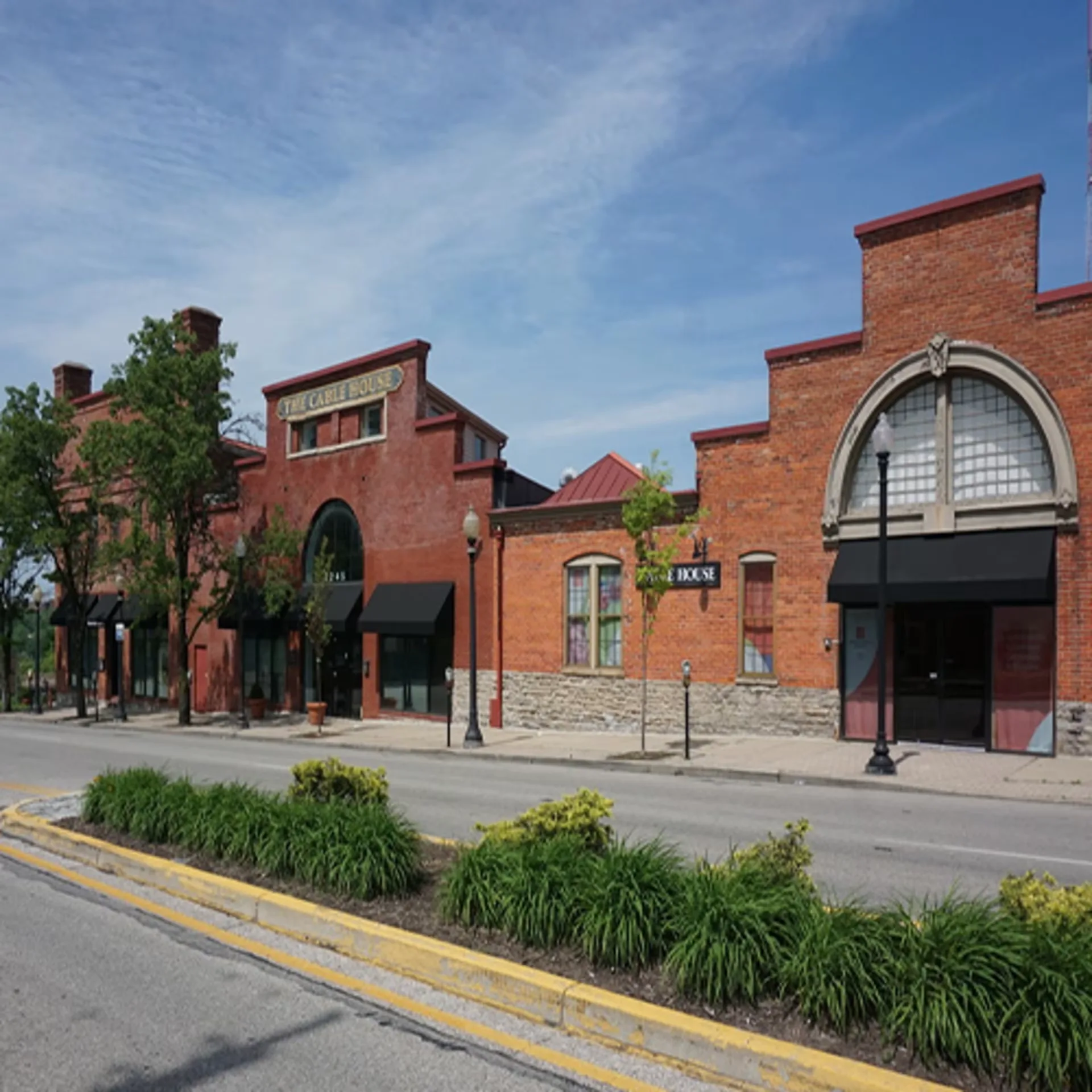 The Cable House - photo 1 - 2245 Gilbert Ave Cincinnati, OH