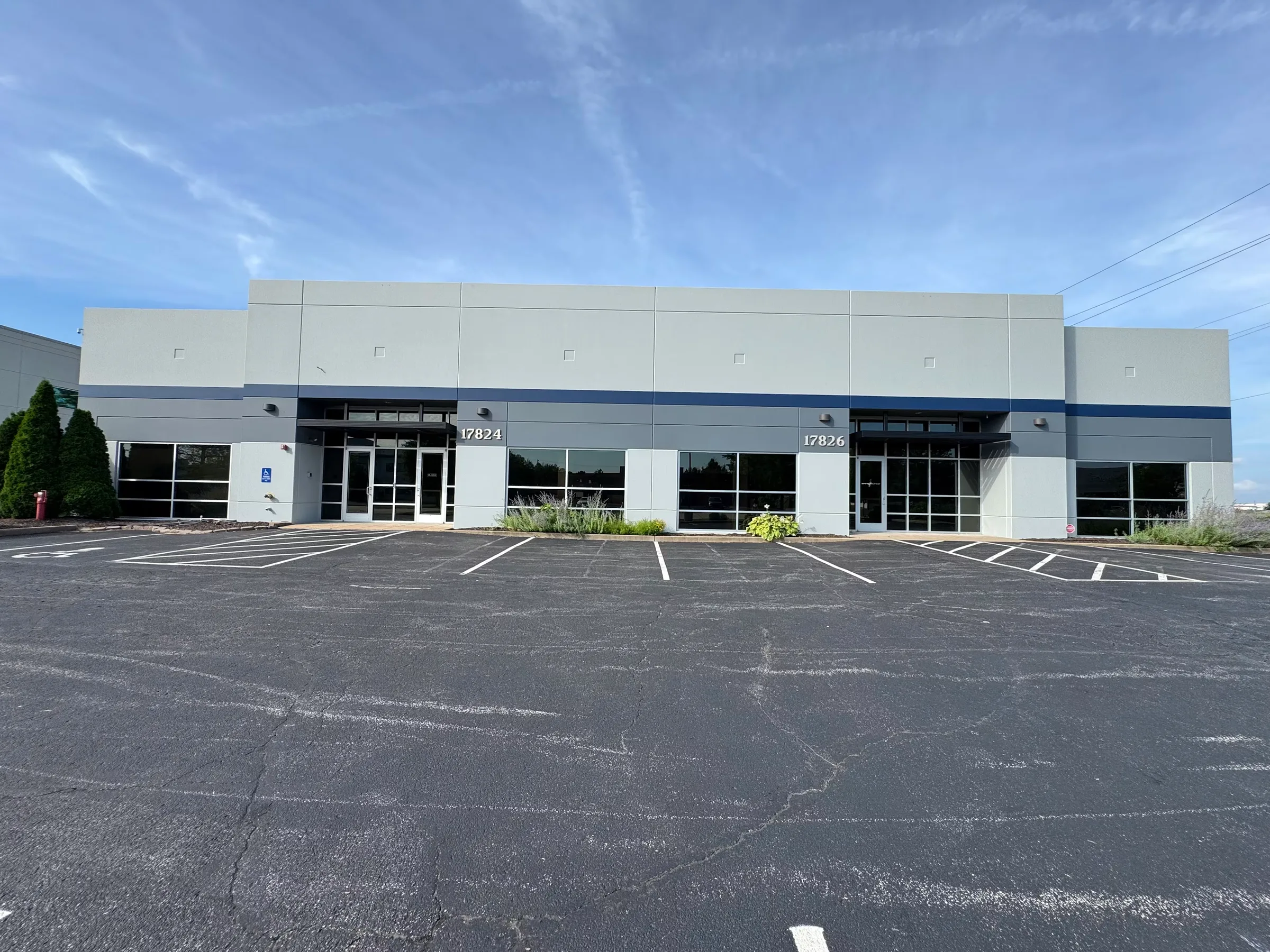 17826 Edison Ave — Lease in Chesterfield, MO, photo 1 of 2