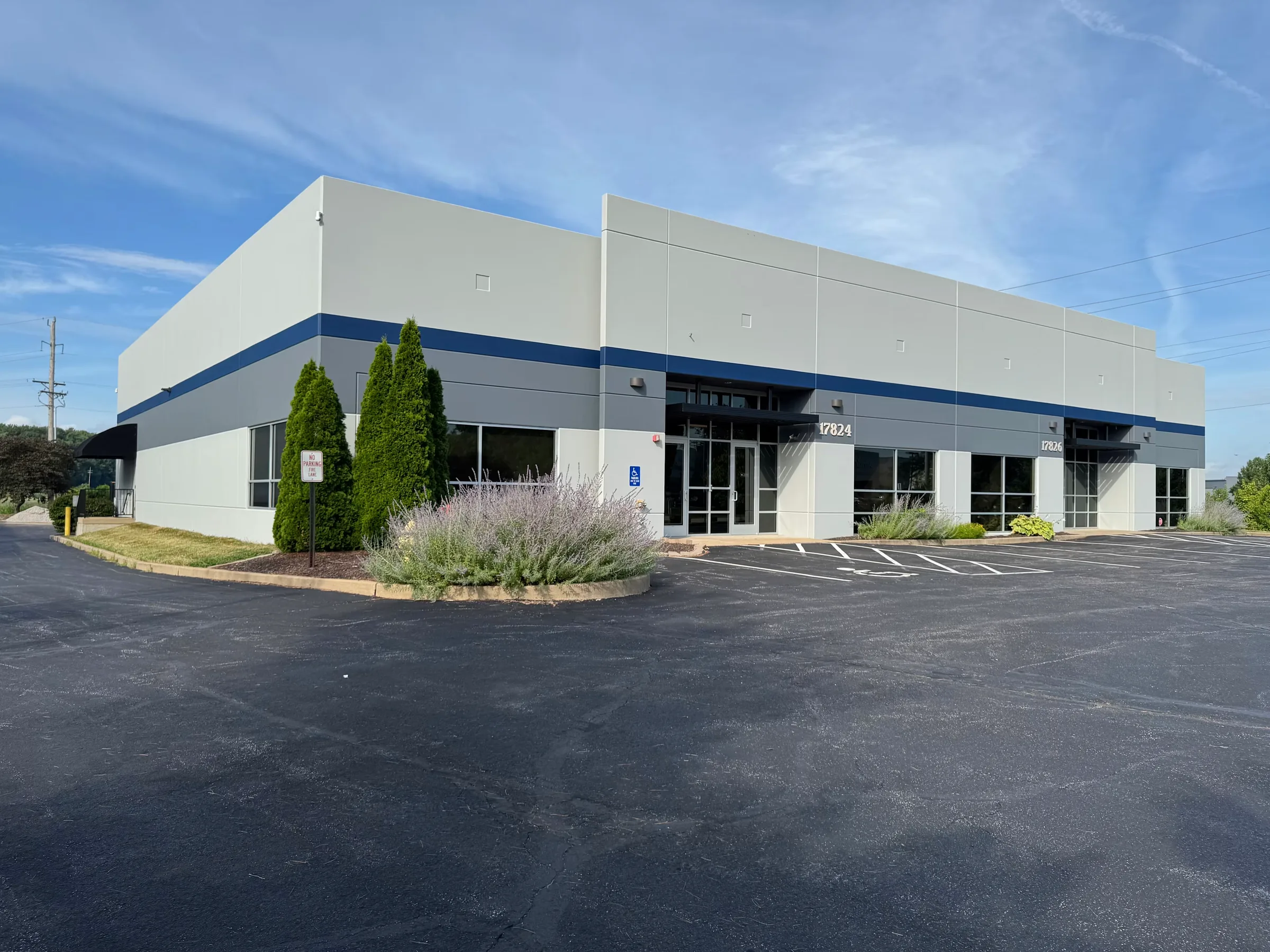 17826 Edison Ave — Lease in Chesterfield, MO, photo 2 of 2