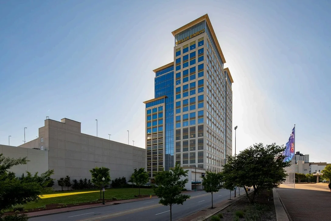 The Wells Fargo Center — Lease in Norfolk, VA, photo 1 of 6