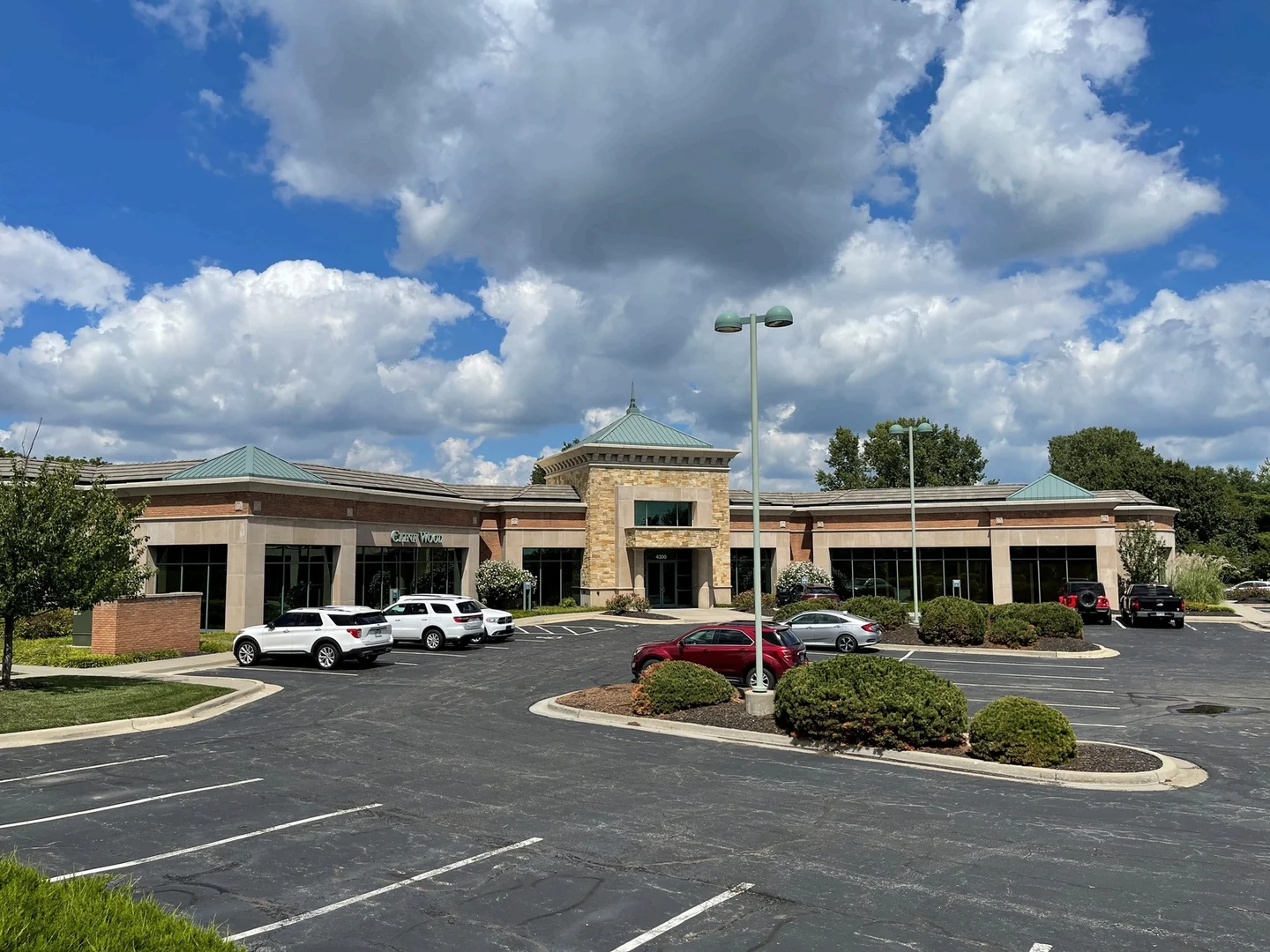 4300 W 133rd St — Lease in Leawood, KS, photo 1 of 6