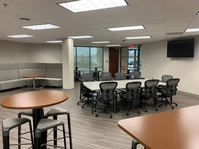 4300 W 133rd St — Lease in Leawood, KS, photo 2 of 6