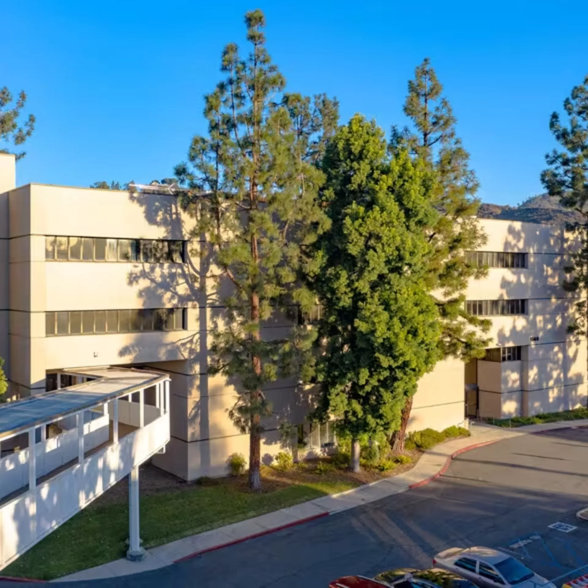 Glendale Adventist Medical Building — Lease in Glendale, CA, photo 1 of 1