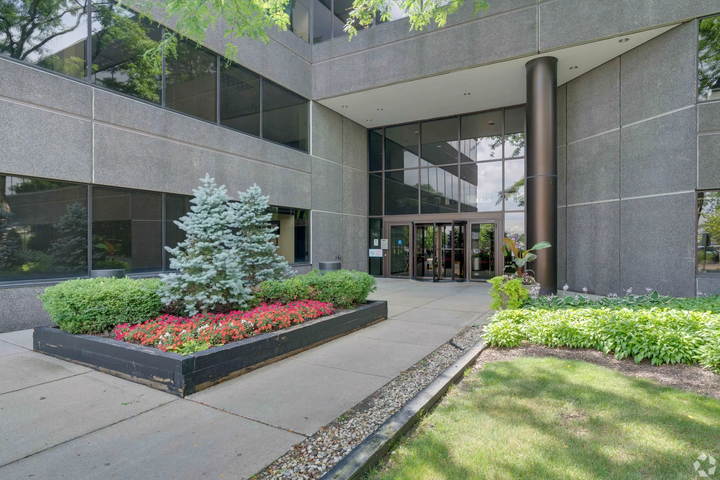 3400 Dundee — Lease in Northbrook, IL, photo 4 of 5