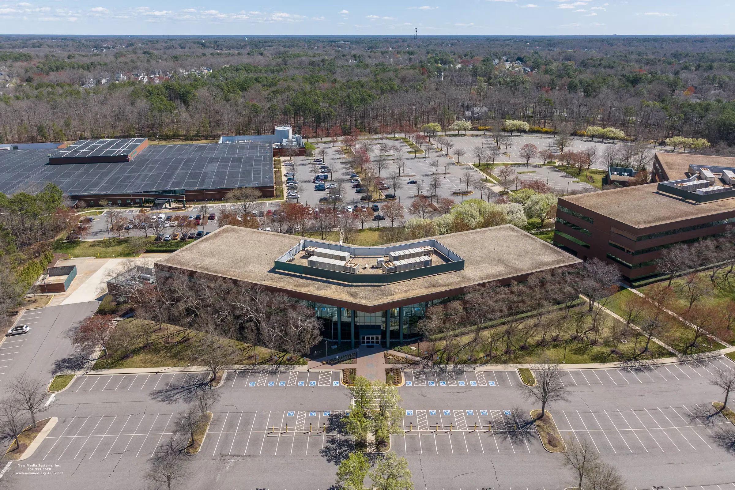 Knolls I — Lease in Glen Allen, VA, photo 2 of 3