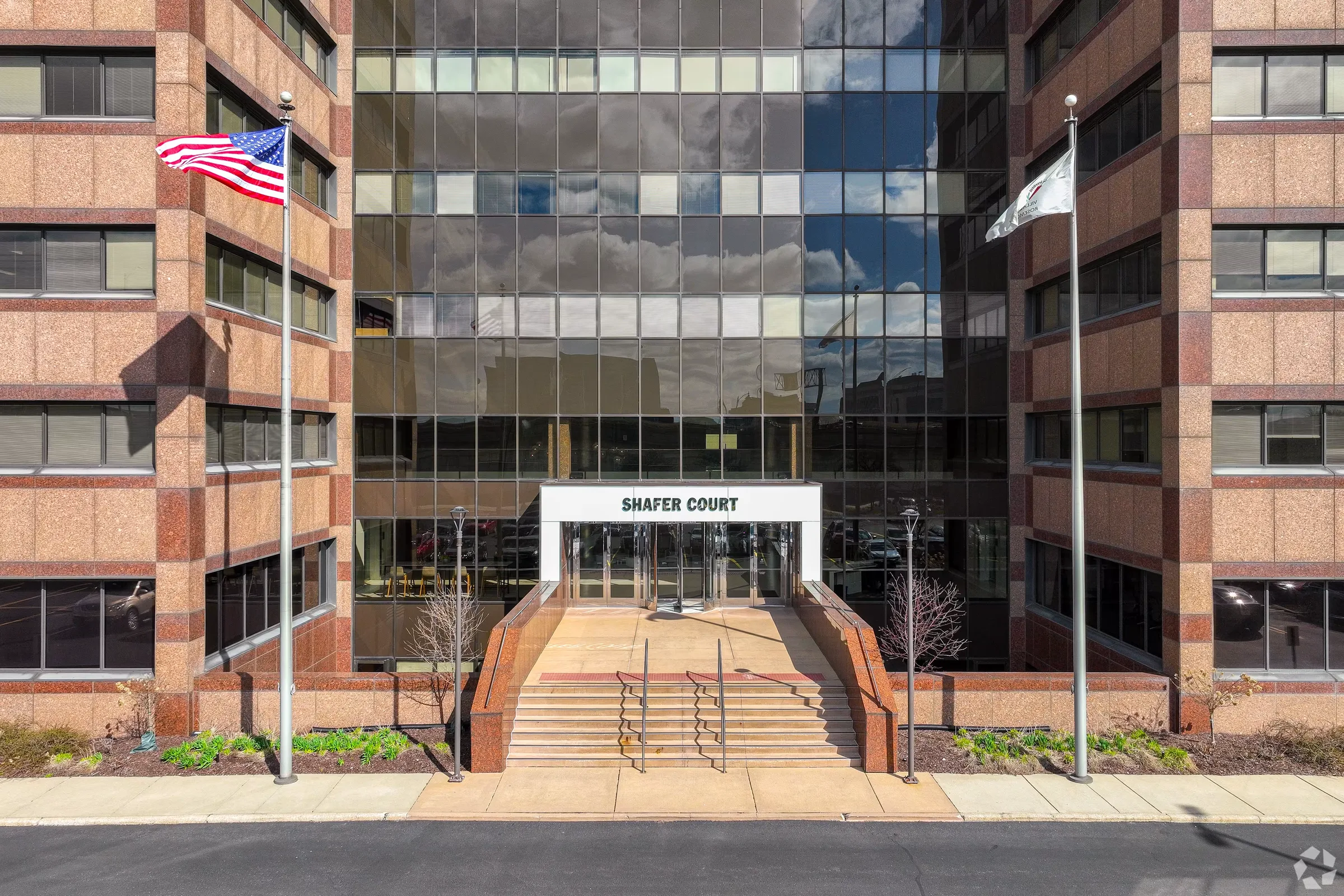 6400 Shafer — Lease in Rosemont, IL, photo 2 of 8