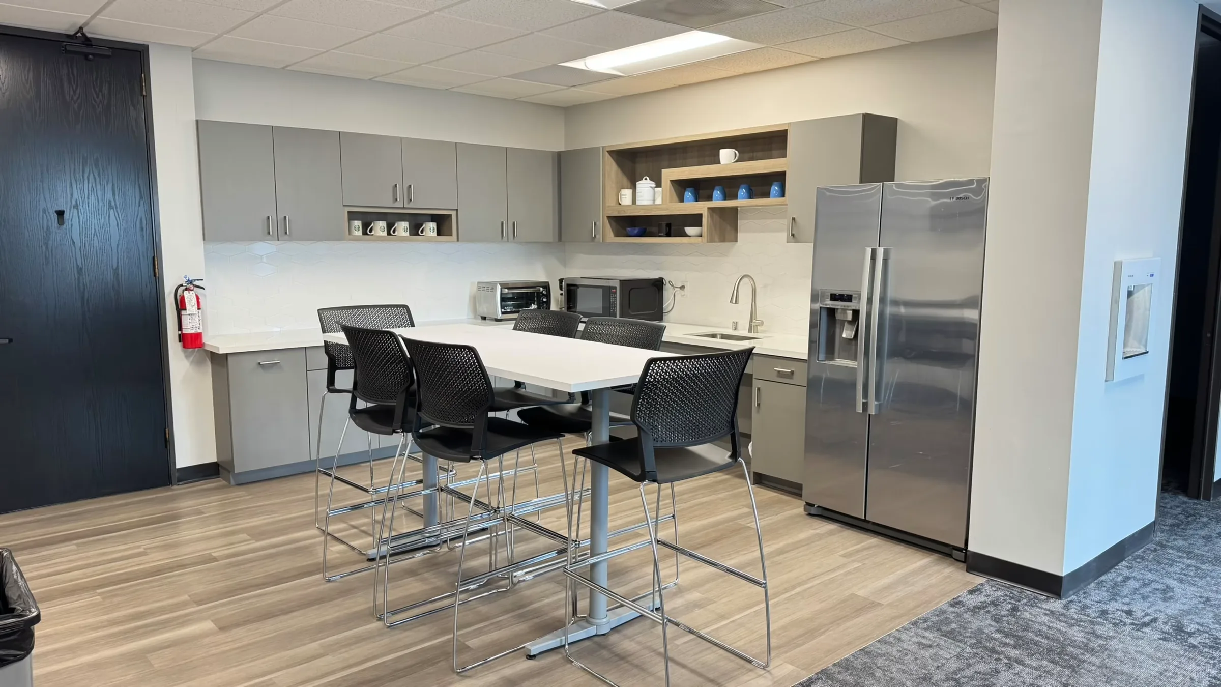 524 E Lamar Office Centre — Lease in Arlington, TX, photo 1 of 3