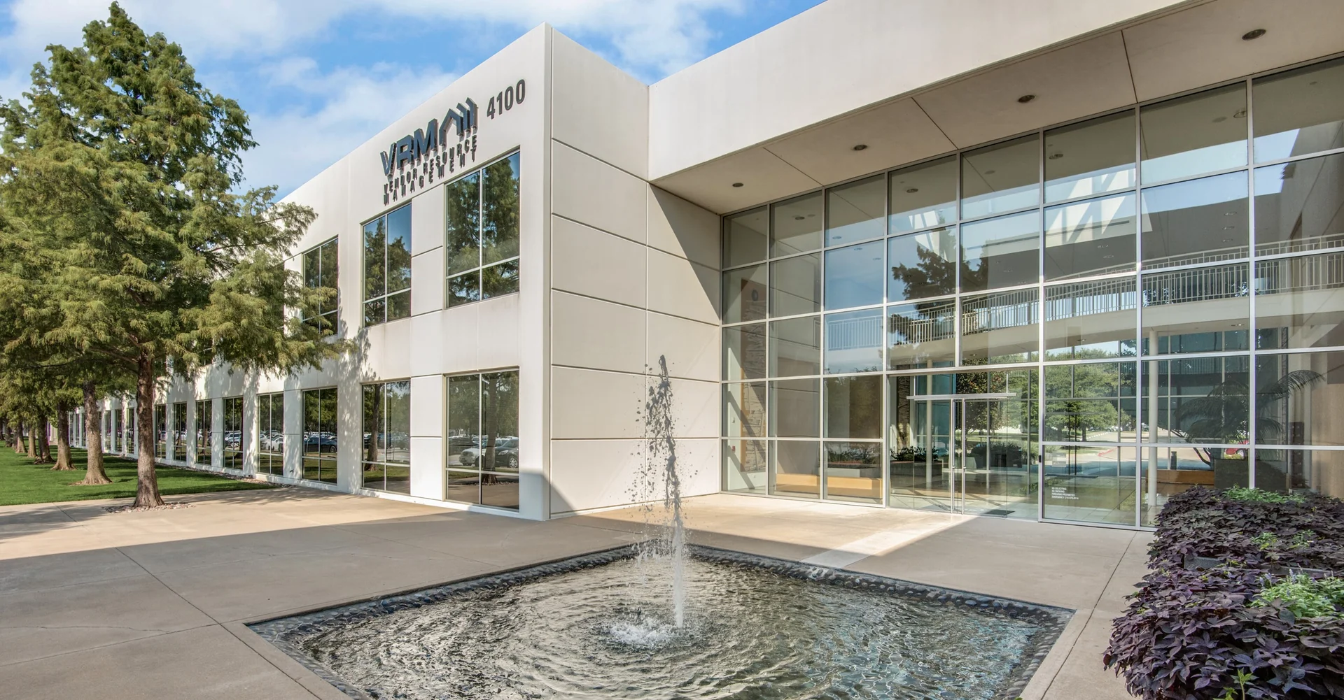 4100 International — Lease in Carrollton, TX, photo 1 of 4