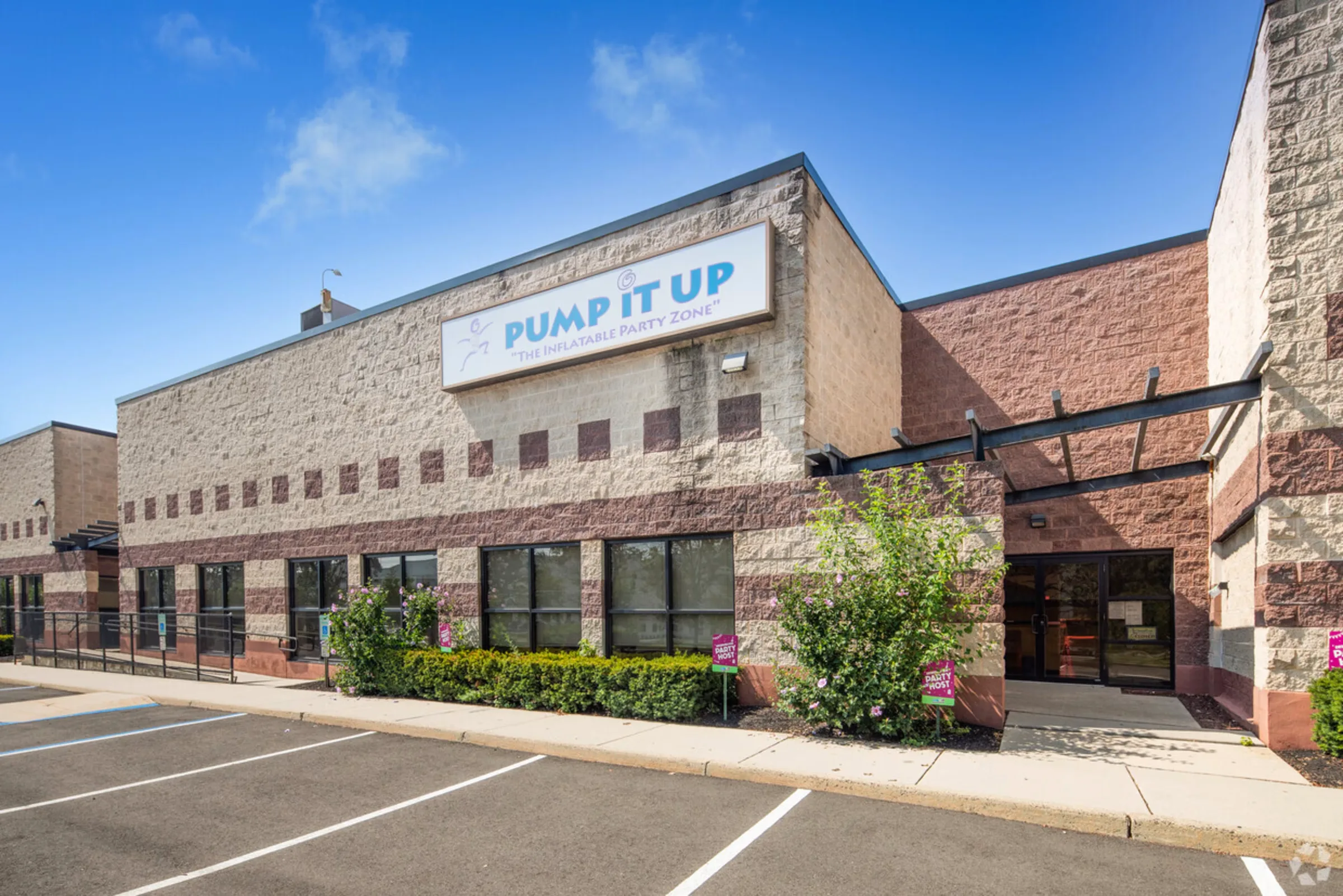 Gateway Business Center — Lease in Hamilton Township, NJ, photo 1 of 6