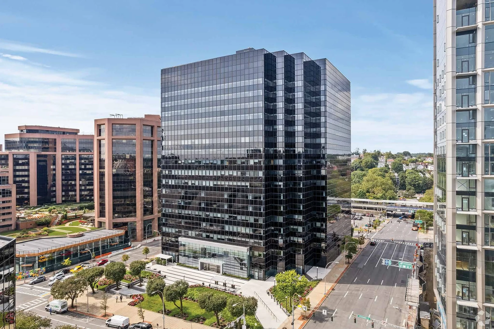 Gateway — Lease in White Plains, NY, photo 1 of 5