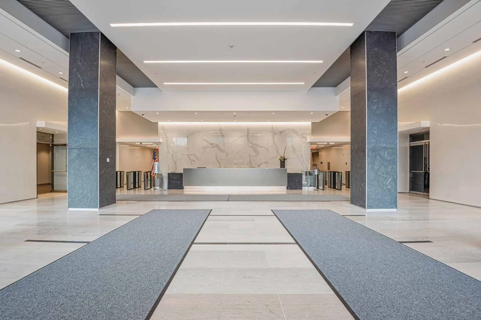 Gateway — Lease in White Plains, NY, photo 3 of 5