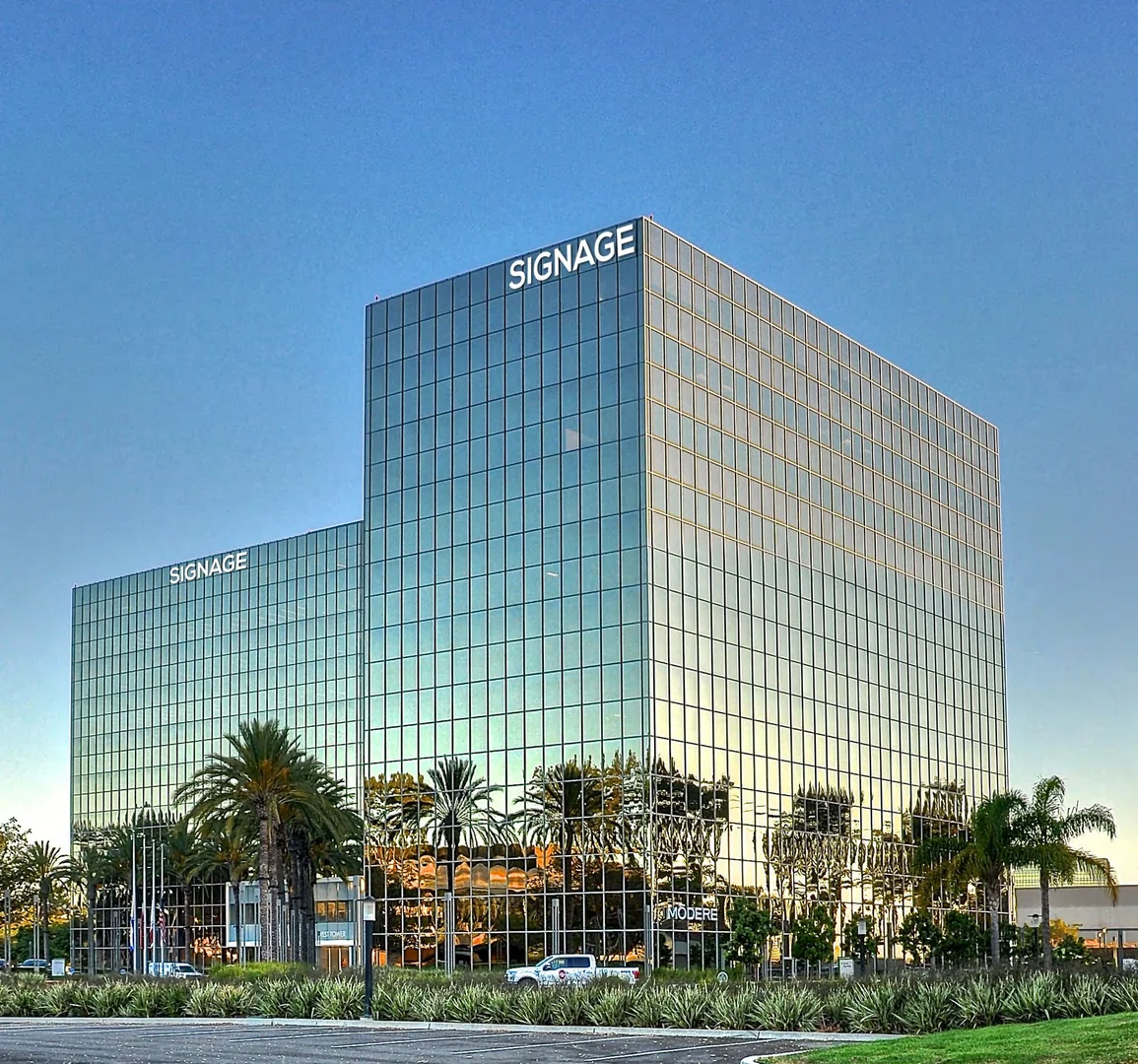 4000 MacArthur East — Lease in Newport Beach, CA, photo 2 of 5