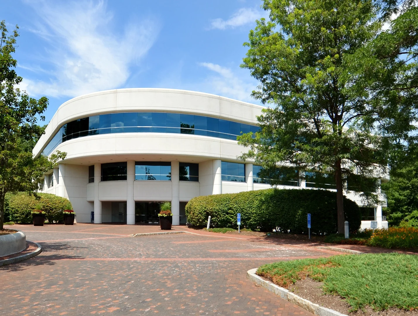 100 Northfield Drive — Lease in Windsor, CT, photo 1 of 4