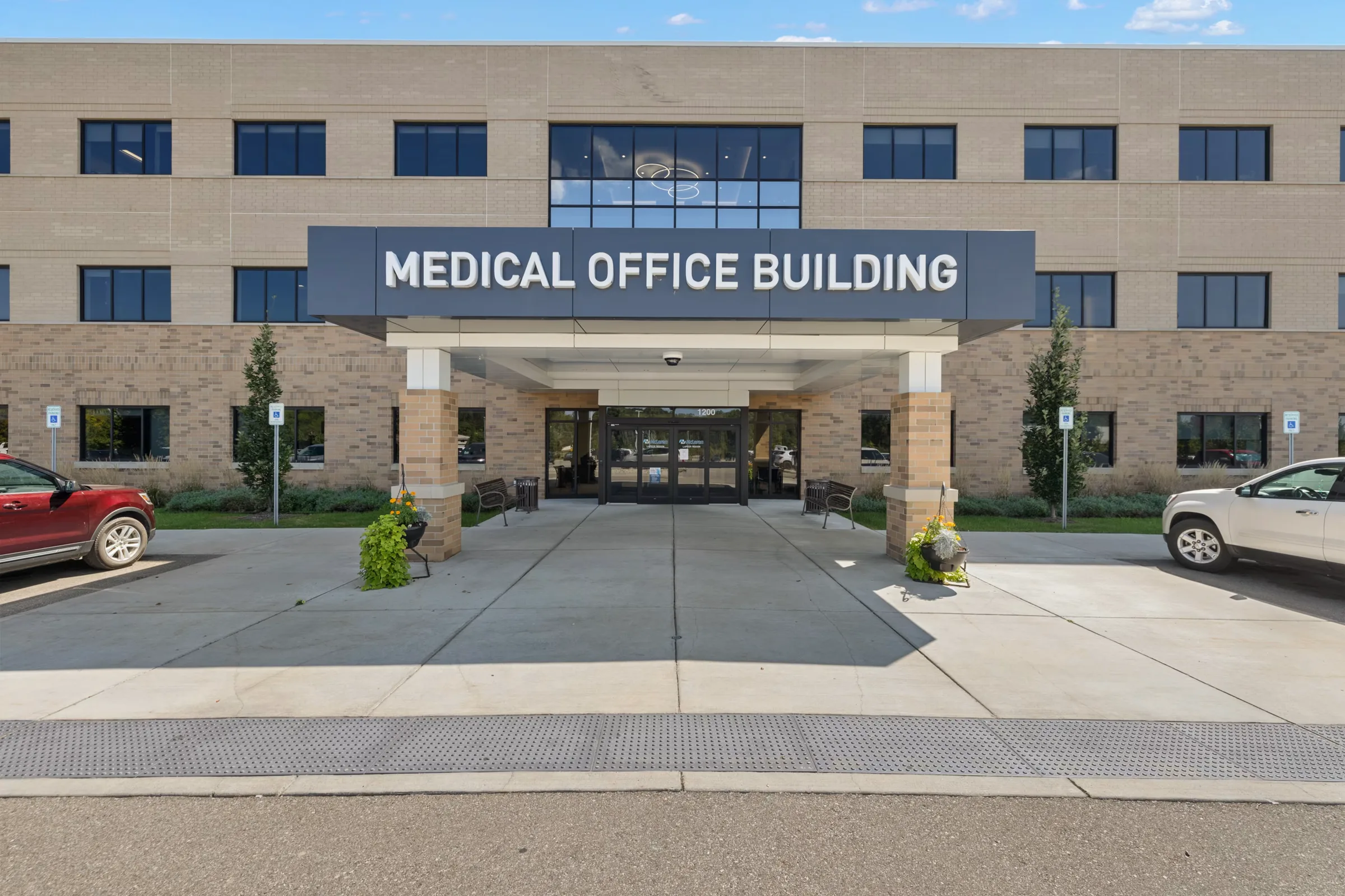 McLaren Lapeer Region Medical Office Building - office in 1200 Barry Dr Lapeer, MI