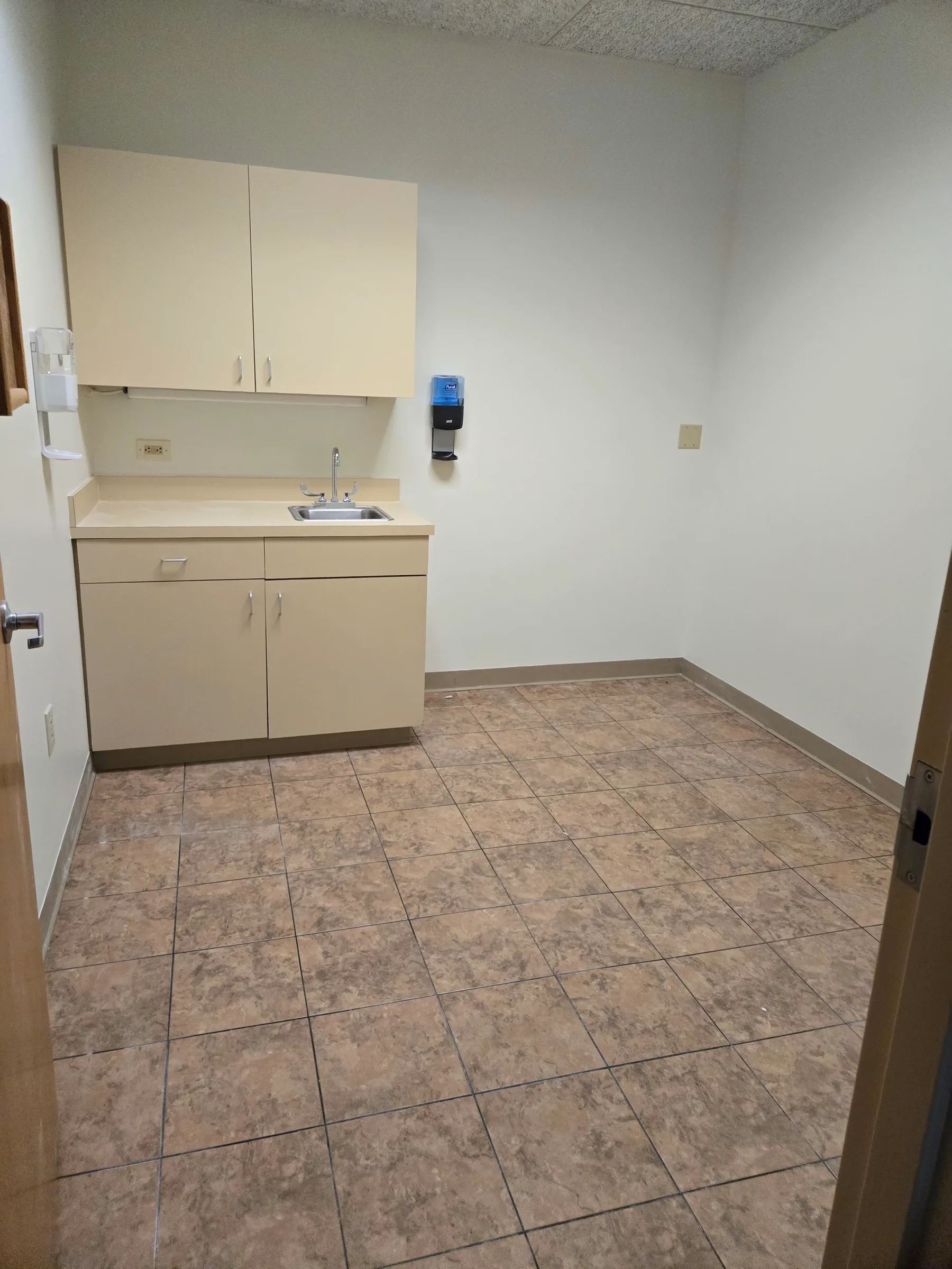 6000 Steubenville Pike — Lease in Mc Kees Rocks, PA, photo 6 of 8