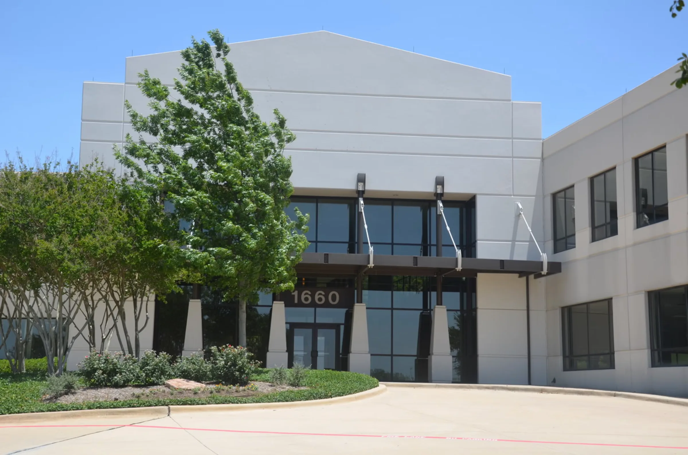 1660 Westridge - photo 2 - 1660 Westridge Cir N Irving, TX