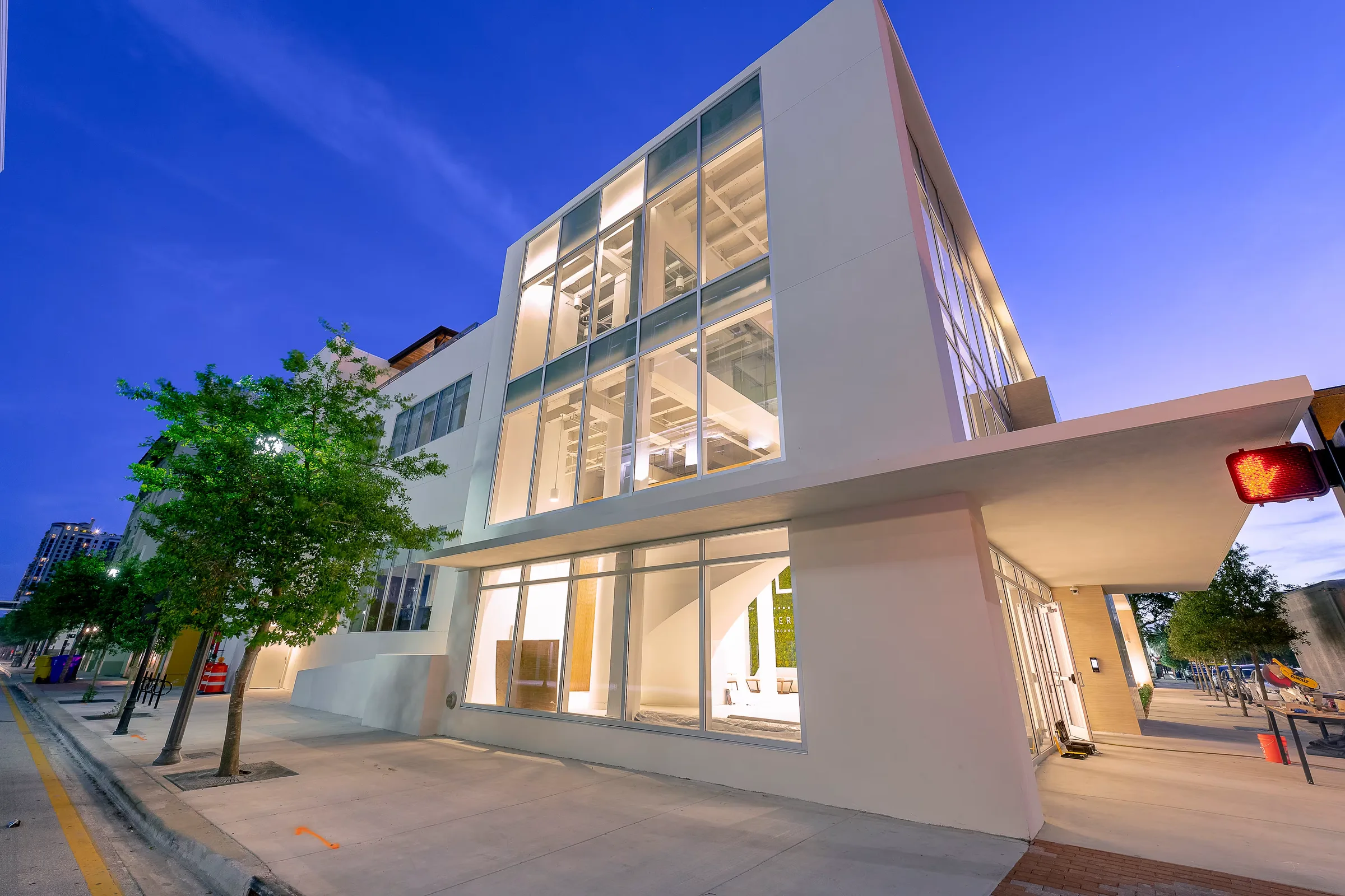 302 Datura — Lease in West Palm Beach, FL, photo 1 of 3
