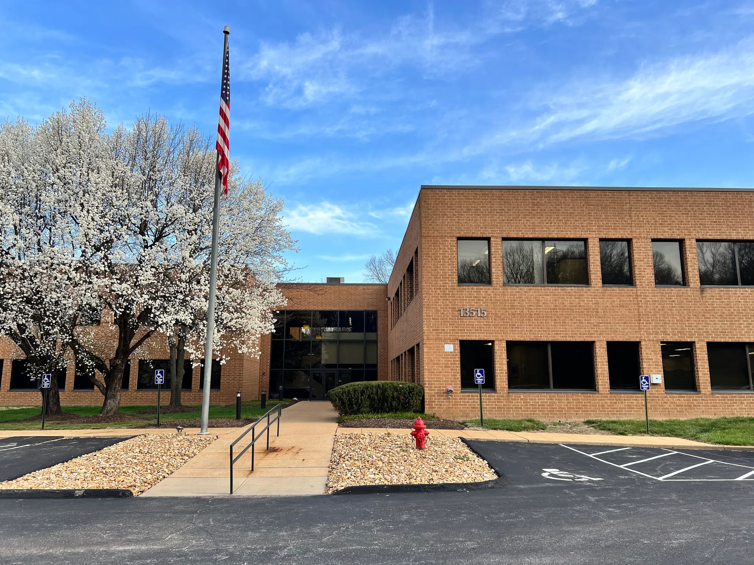 13515 Barrett Parkway Dr — Lease in Ballwin, MO, photo 1 of 2