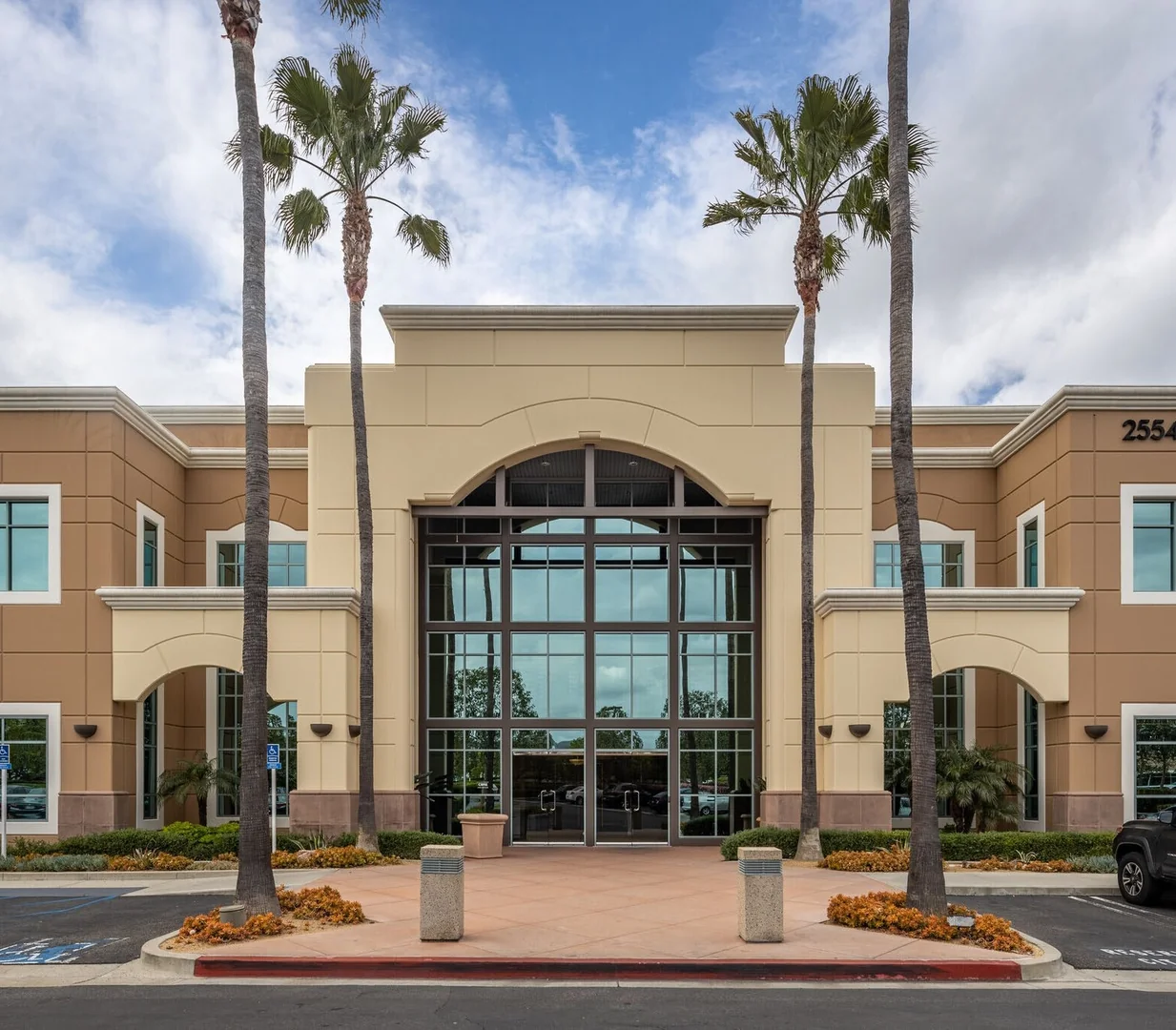 25541 Commercentre — Lease in Lake Forest, CA, photo 1 of 7