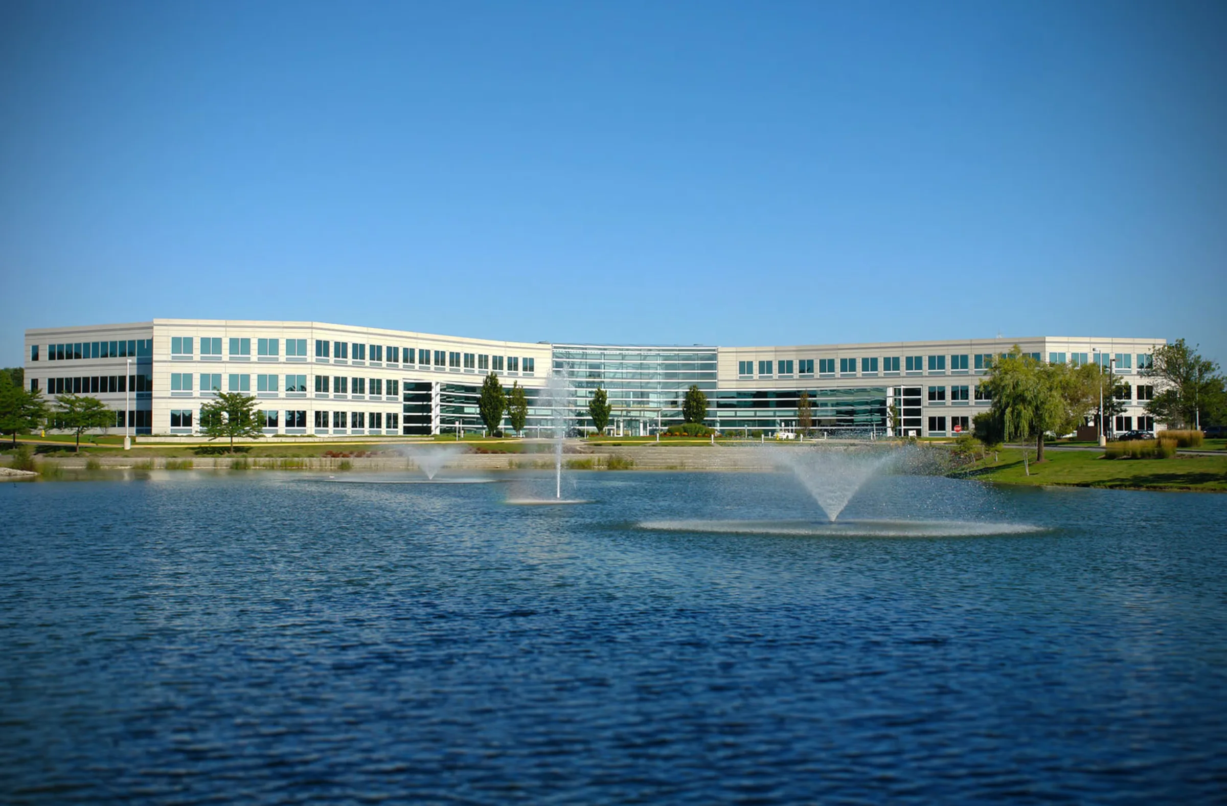 Bannockburn Corporate Center — Lease in Bannockburn, IL, photo 1 of 1