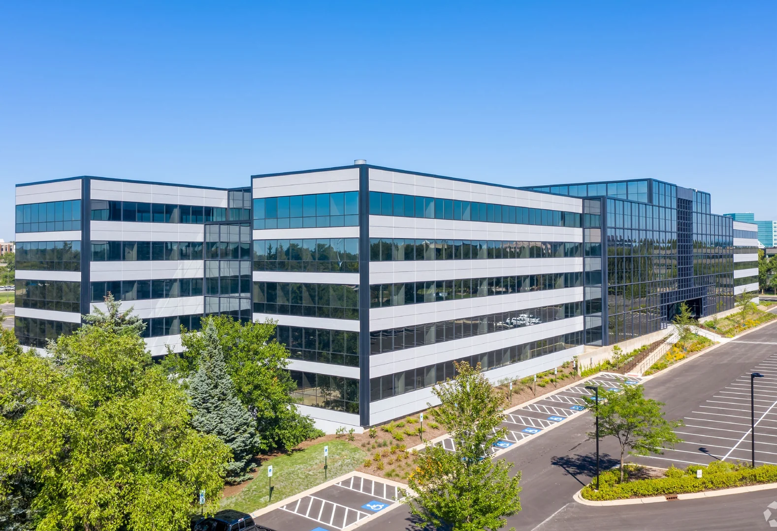 The Shuman — Lease in Naperville, IL, photo 1 of 6