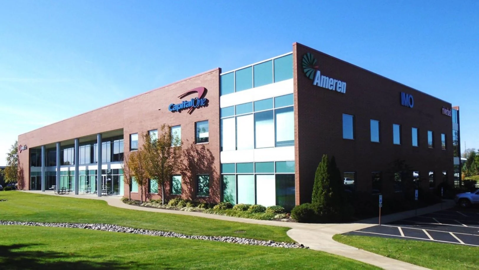 iCyt Building — Lease in Champaign, IL, photo 2 of 4