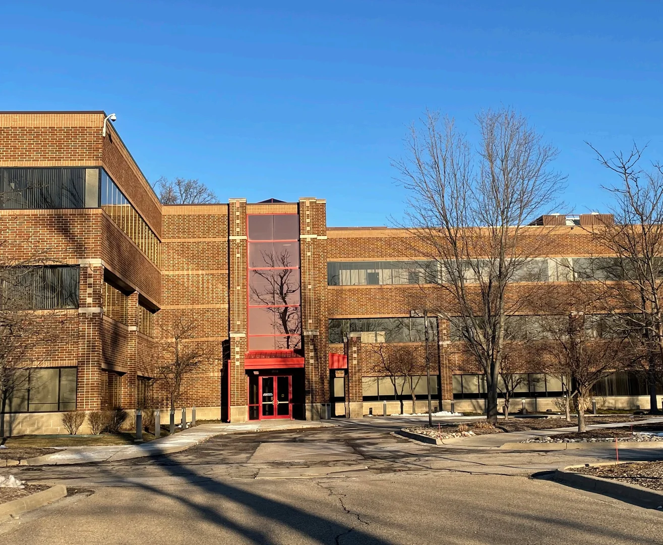12001 Tech Center Dr — Lease in Livonia, MI, photo 1 of 4
