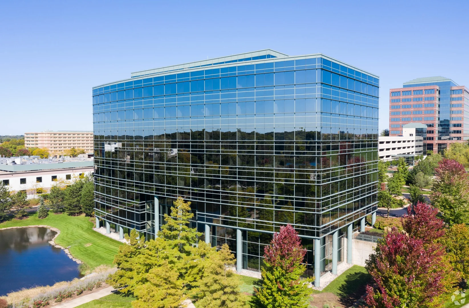 Esplanade V — Lease in Downers Grove, IL, photo 1 of 1
