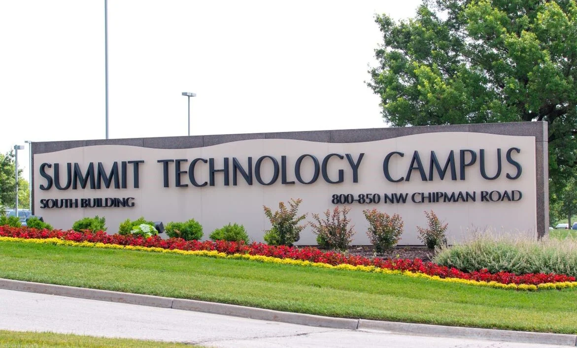Summit Tech — Lease in Lees Summit, MO, photo 2 of 2