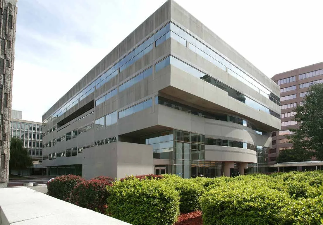 Traveler's Education Center — Lease in Hartford, CT, photo 1 of 3