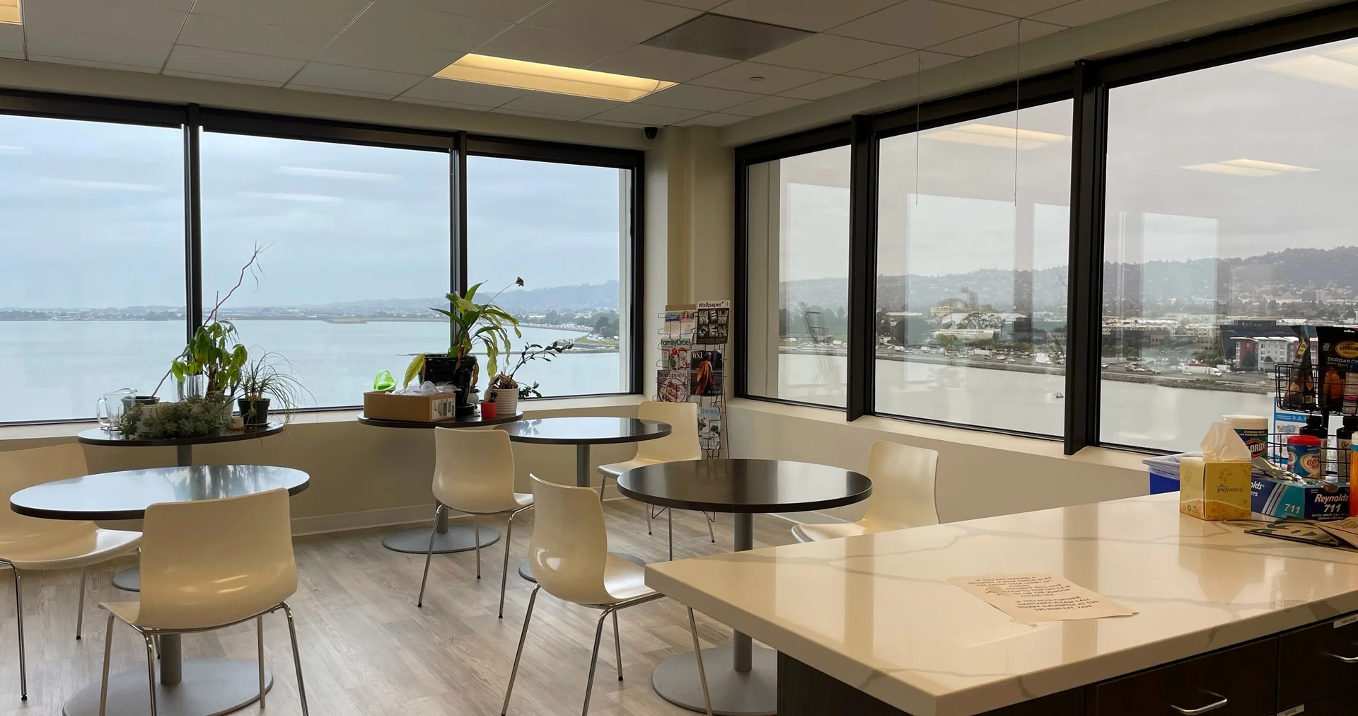 2200 Powell St — Lease in Emeryville, CA, photo 1 of 5