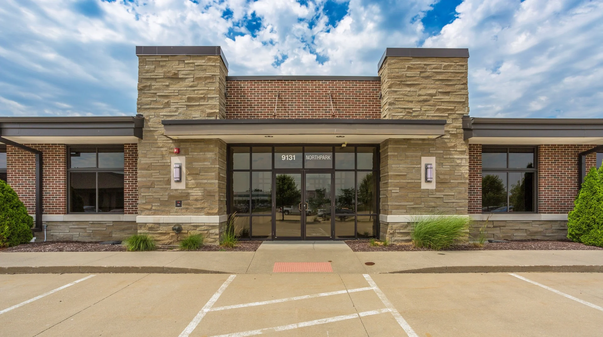 Offices at Northpark Bldg — Lease in Johnston, IA, photo 1 of 1