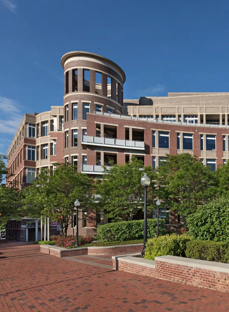 Crescent II — Lease in Alexandria, VA, photo 2 of 6