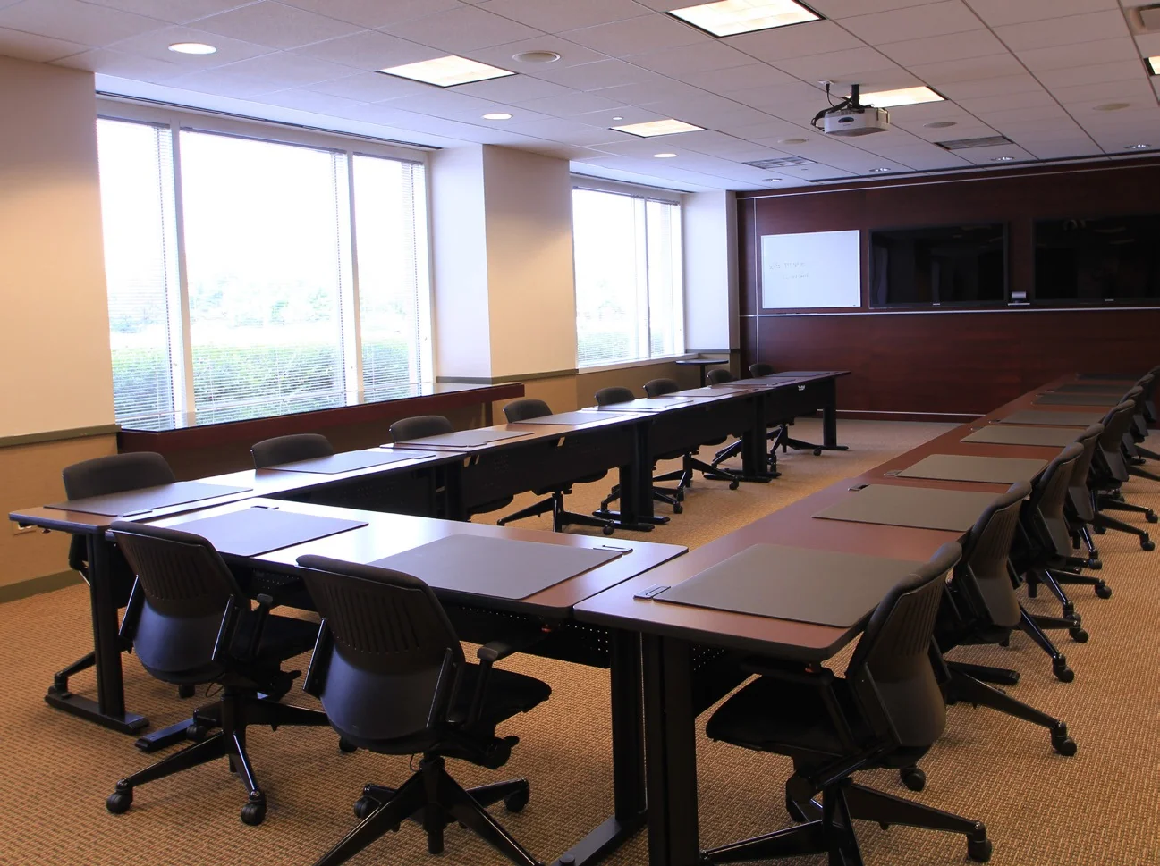 Northbrook Corporate Center I — Lease in Northbrook, IL, photo 3 of 6