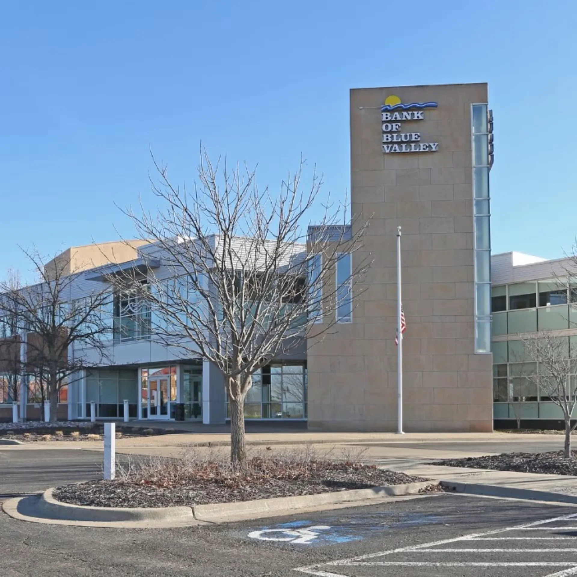 13401 Mission Road — Lease in Leawood, KS, photo 1 of 1