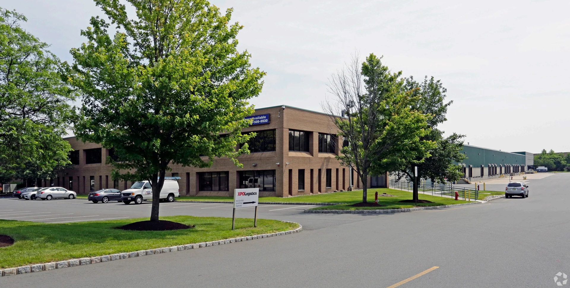 Applause Distribution Facility — Lease in Edison, NJ, photo 1 of 1