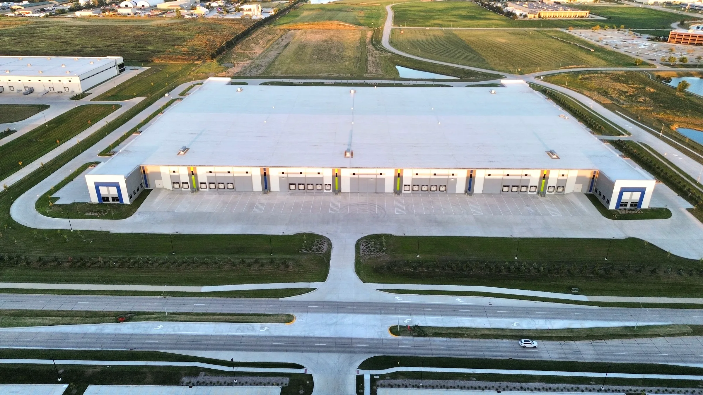 Urban Loop Commerce Park Bldg 1 — Lease in Urbandale, IA, photo 3 of 5