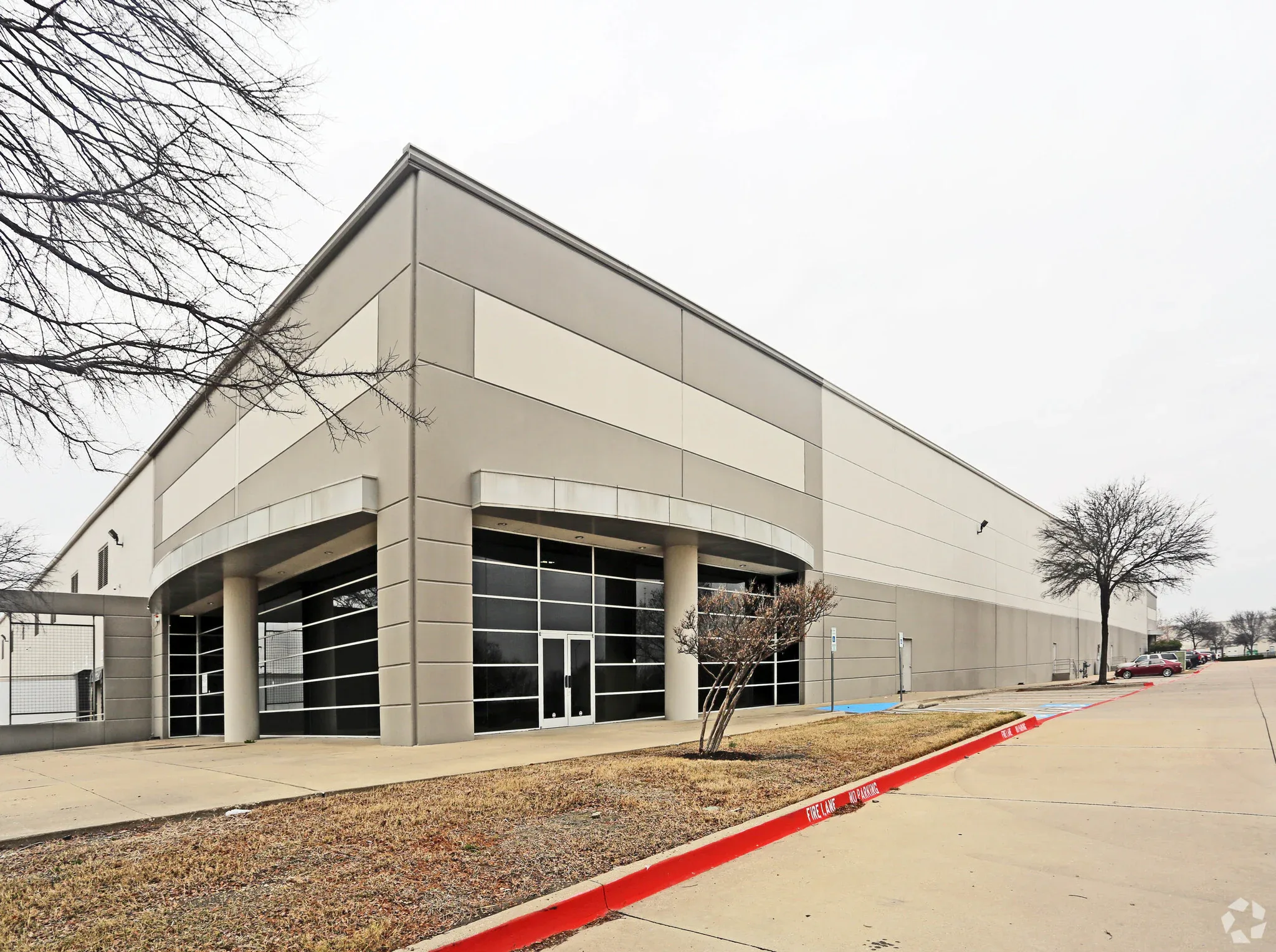 Pinnacle Park 1 - industrial in 3700 Pinnacle Point Dr Dallas, TX
