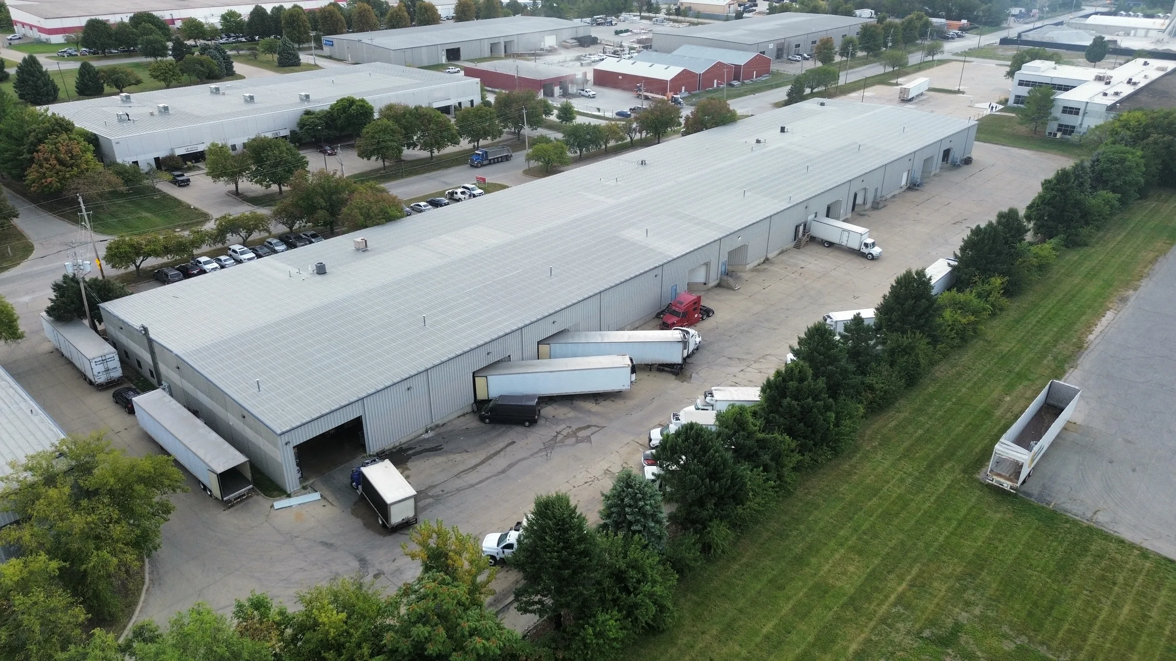 1800 Dixon St — Lease in Des Moines, IA, photo 2 of 5