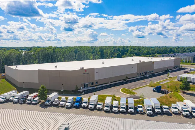 Northlake Commerce Center — Lease in Ashland, VA, photo 1 of 3