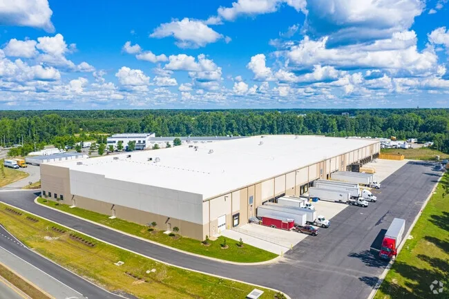 Northlake Commerce Center — Lease in Ashland, VA, photo 2 of 3
